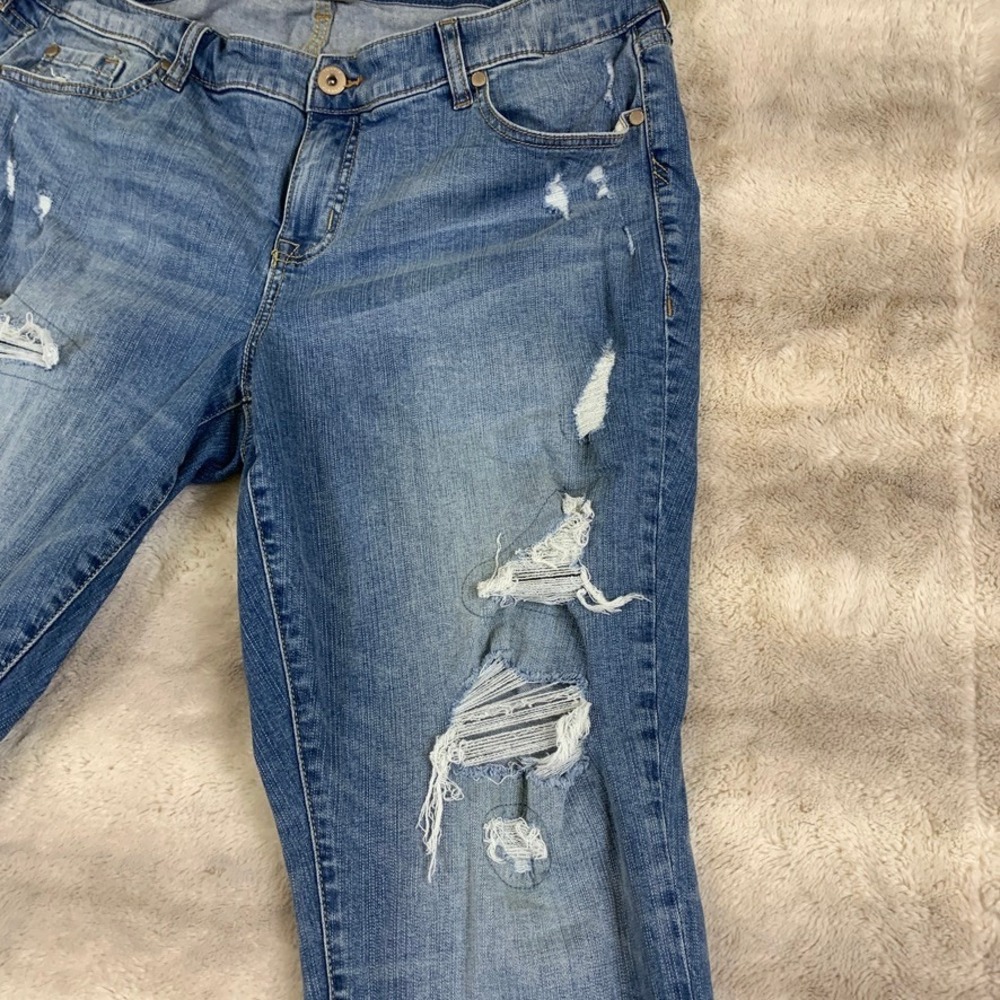 Torrid Crop Boyfriend Jeans Womens 16 Medium Wash Distressed Vintage Stretch 25" - Picture 3 of 12